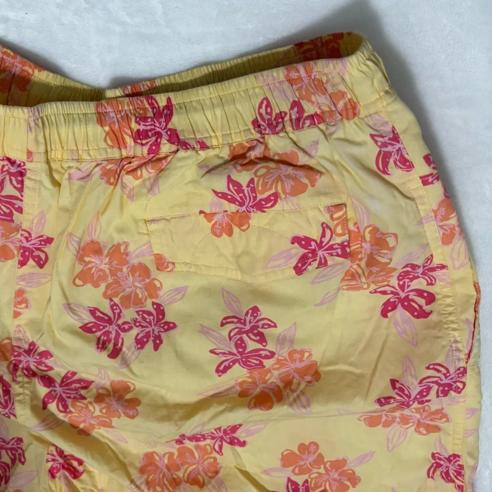 LILLY PULITZER Men's Floral Print Swim Trunks